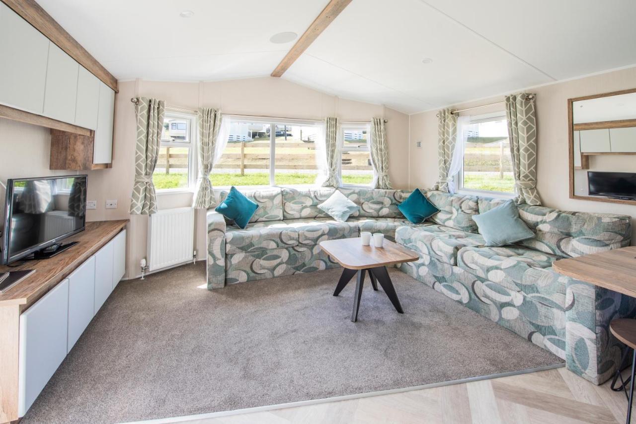 Trelawne Manor Holiday Park ลู ภายนอก รูปภาพ