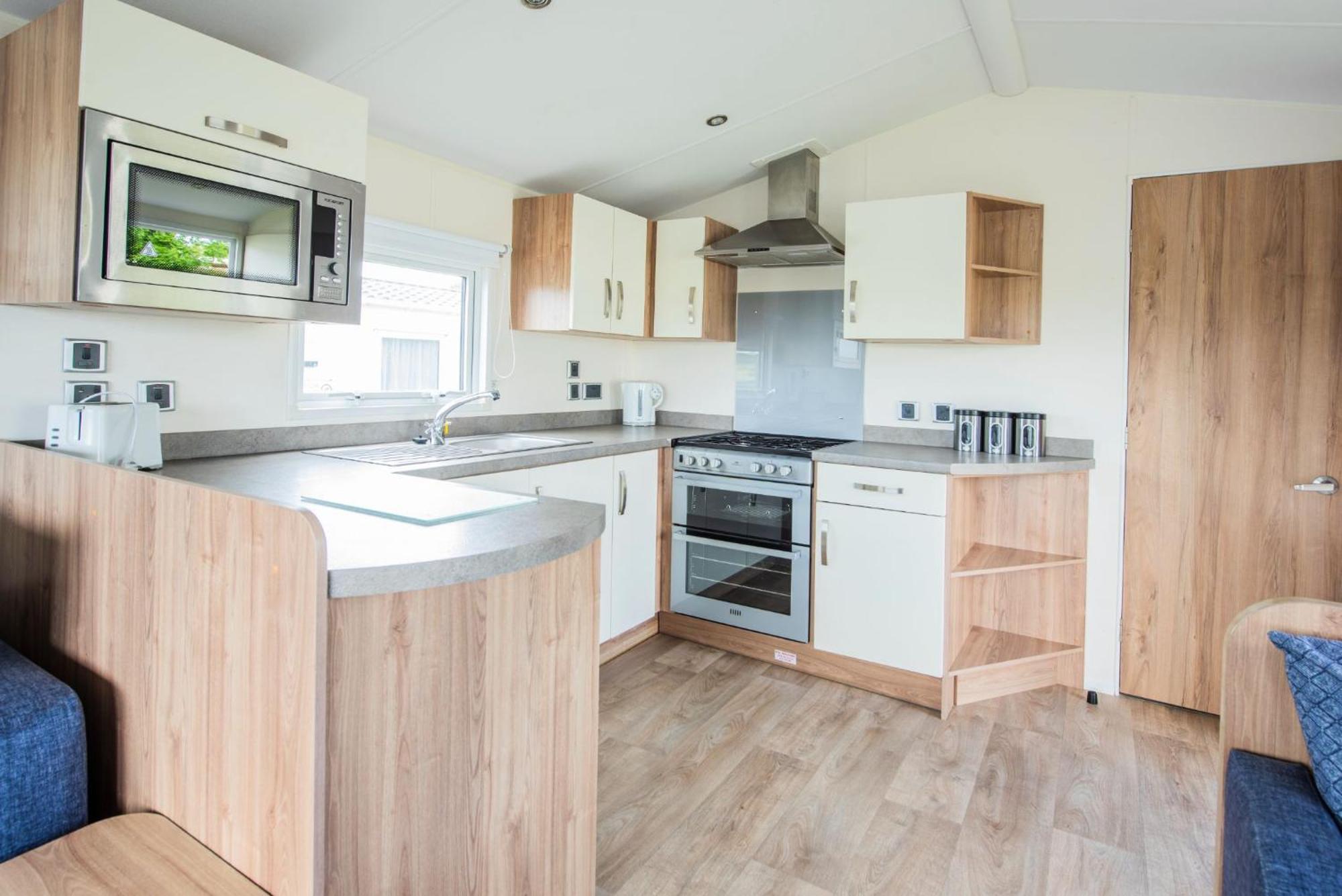 Trelawne Manor Holiday Park ลู ภายนอก รูปภาพ