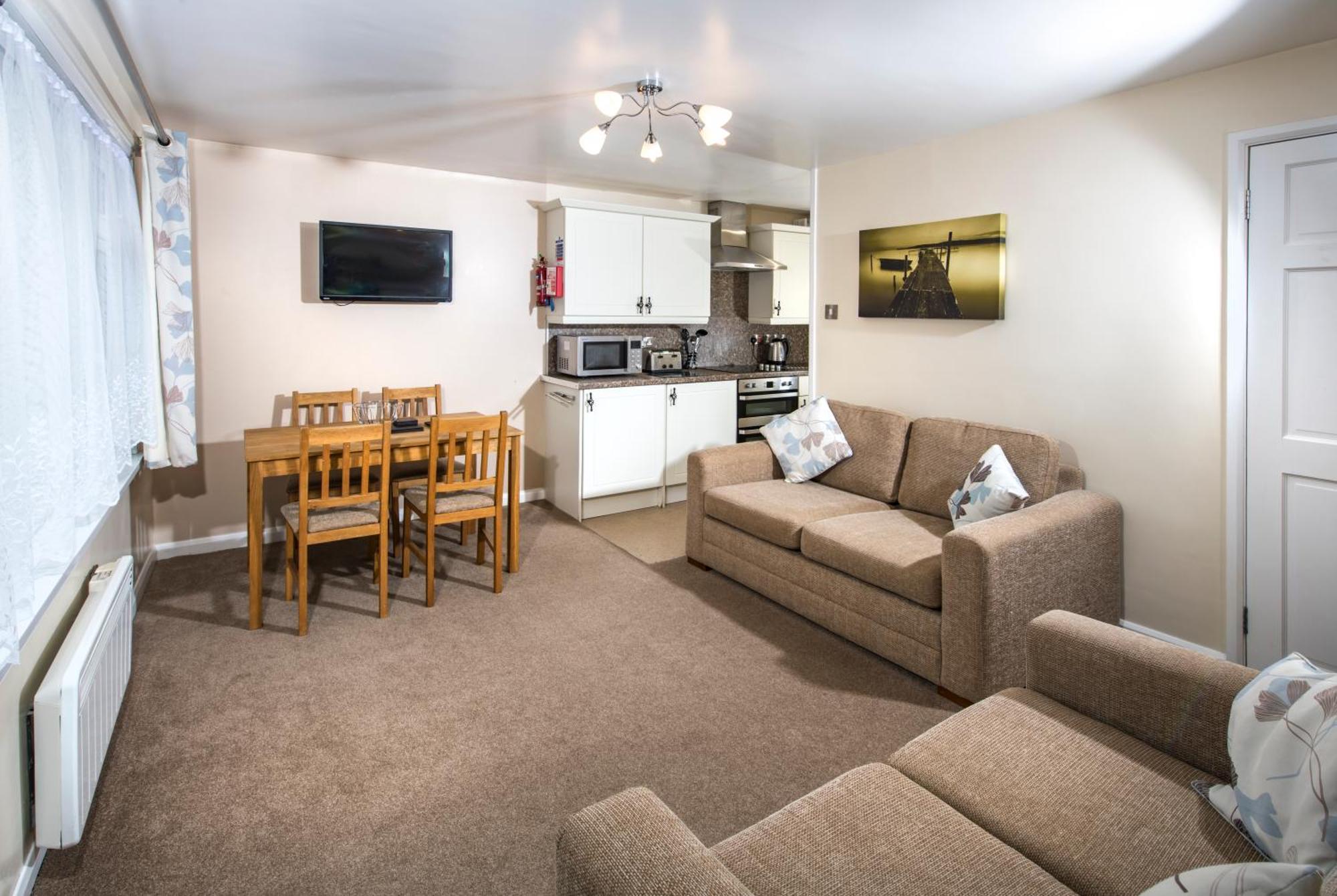 Trelawne Manor Holiday Park ลู ภายนอก รูปภาพ
