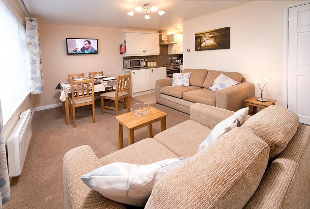 Trelawne Manor Holiday Park ลู ภายนอก รูปภาพ